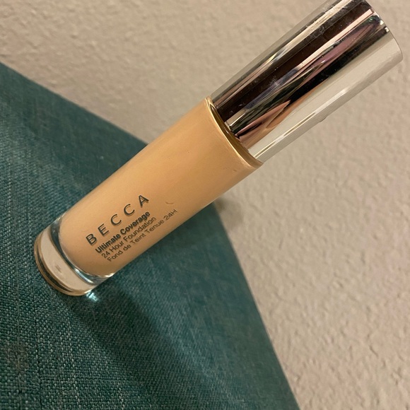 BECCA Foundation NWOT - Picture 3 of 6